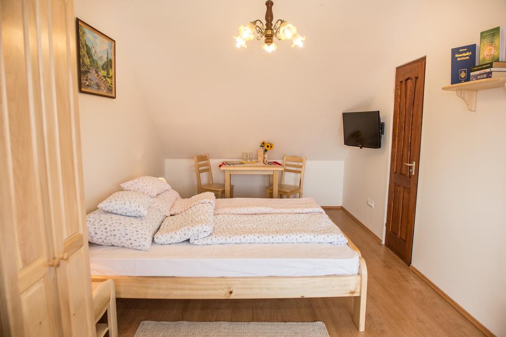 Lilaakac Vendeghaz Otel Hosszupalyi Dış mekan fotoğraf